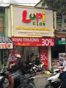 thi công trọn gói shop thời trang