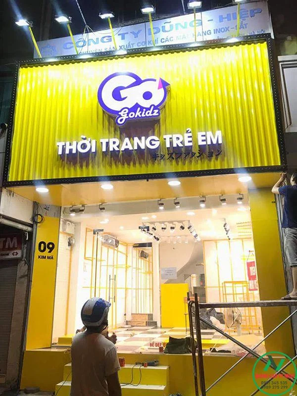 BẢNG HIỆU QUẢNG CÁO GIÁ RẺ 1 bảng hiệu của hàng quần áo đẹp