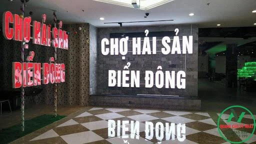 CÁCH ĐẶT TÊN NHÀ HÀNG HAY, DỄ NHỚ 16 chữ nổi chợ hải sản