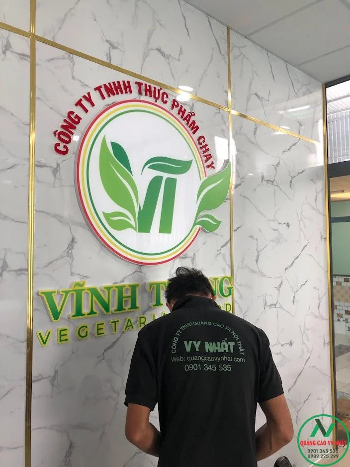 GIA CÔNG CHỮ NỔI MICA 1 in iv lên logo Mica uốn nổi
