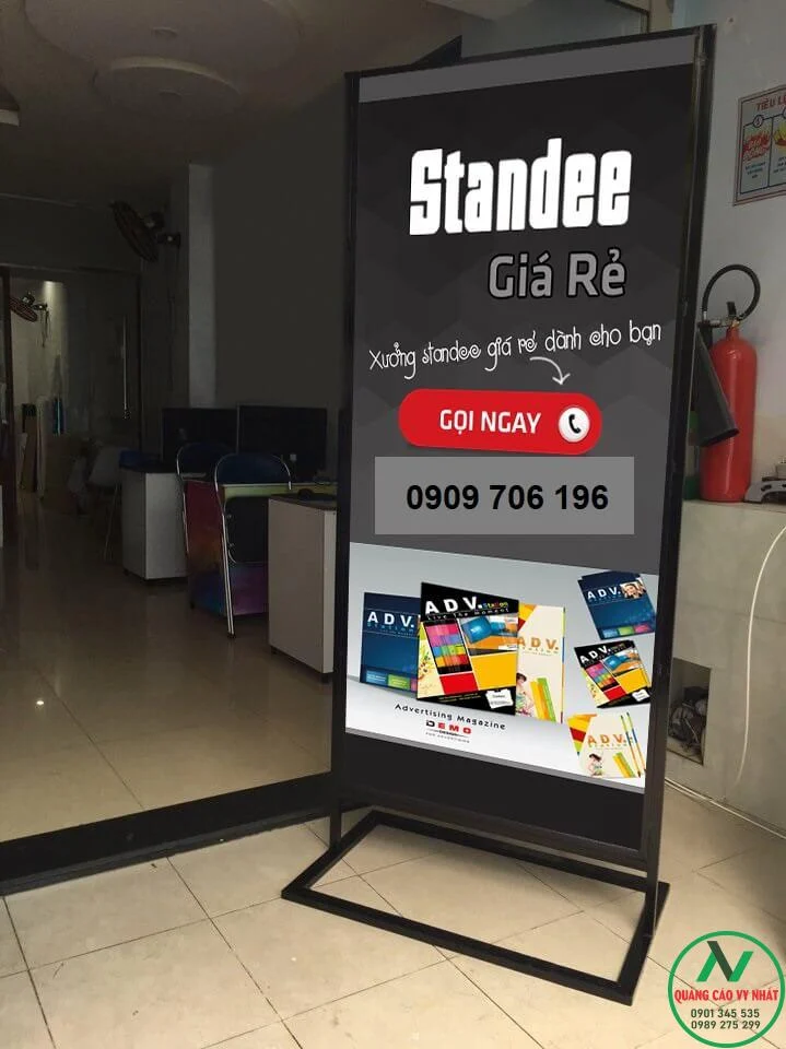 Standee quảng cáo 7 standee khung sắt hai mặt