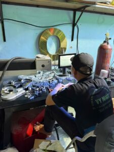 Gia công chữ Tôn nhà máy tôn Tây Nam bền bỉ theo thời gian 1 Gia cong chu Ton son 2K NHA MAY TON TAY NAM 11