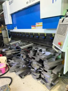 Gia công chữ Tôn nhà máy tôn Tây Nam bền bỉ theo thời gian 5 Gia cong chu Ton son 2K NHA MAY TON TAY NAM 4