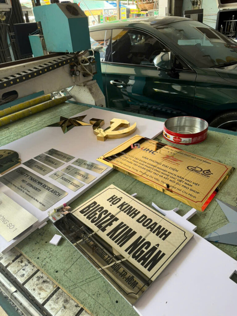 Gia công bảng tên công ty inox ăn mòn 1 gia cong bang ten cong ty inox an mon gia xuong lay lien gia cong chu noi 7