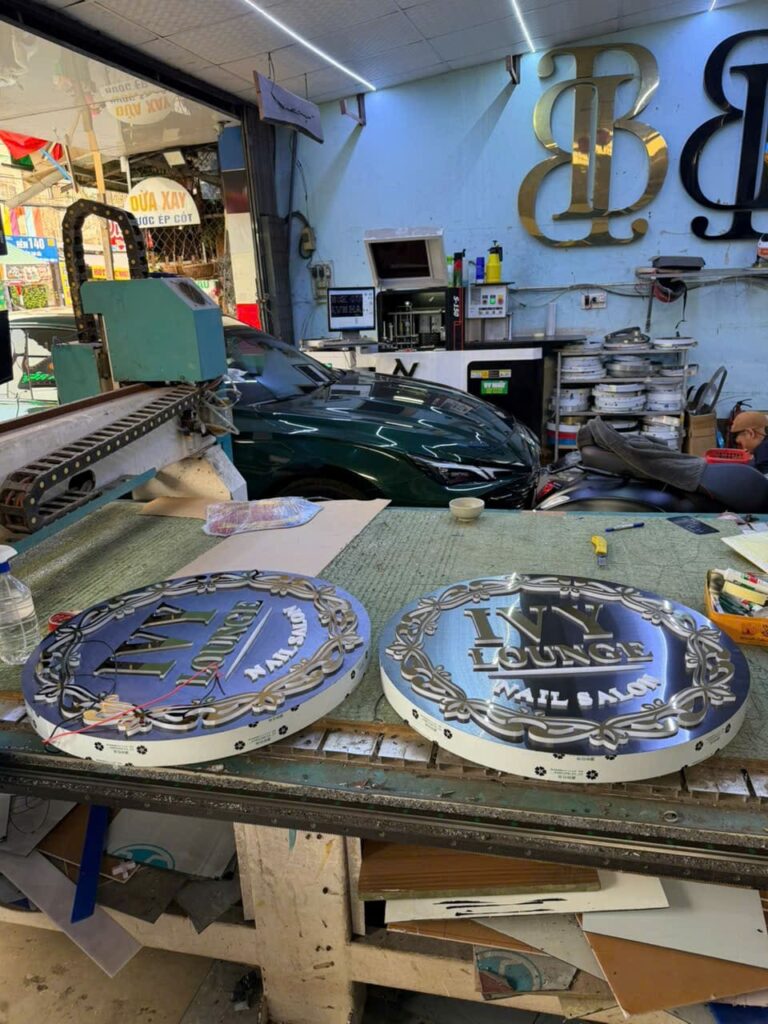 Gia công chữ nổi hộp đèn inox đế mica Uy tín tạo nên thương hiệu 3 gia cong chu noi hop den inox de mica cho nha hang spa xuat di My 5