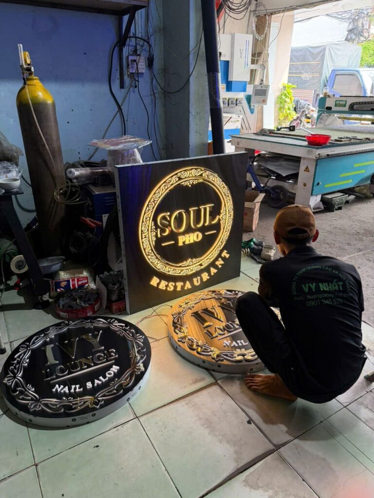 Gia công chữ nổi hộp đèn inox đế mica Uy tín tạo nên thương hiệu 2 gia cong chu noi hop den inox de mica cho nha hang spa xuat di My 6